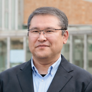 小日向 隆行 氏