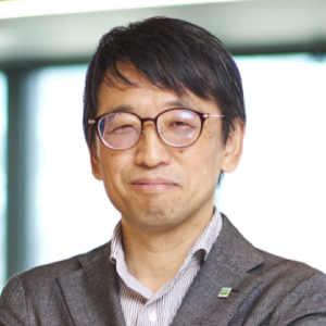 半場 雄二 氏